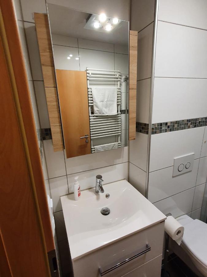 Exklusive Moderne 2 Zi. Wohnung In Ruhiger Lage Schechingen Kültér fotó
